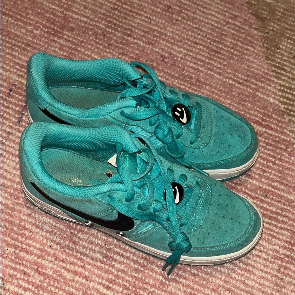 Nike Kids Turquoise Sneakers with Black Swoosh